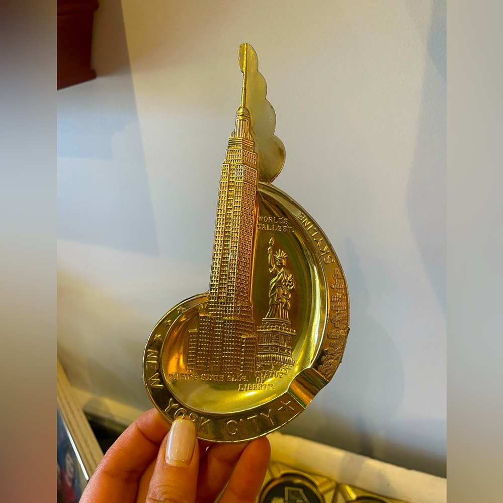 Rare Vintage Souvenir Goldtone New York City Empire State Building Ashtray